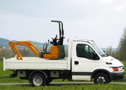 HITACHI ZX225-5