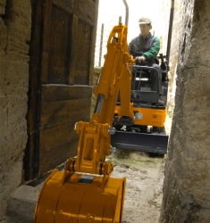 HITACHI ZX225-5